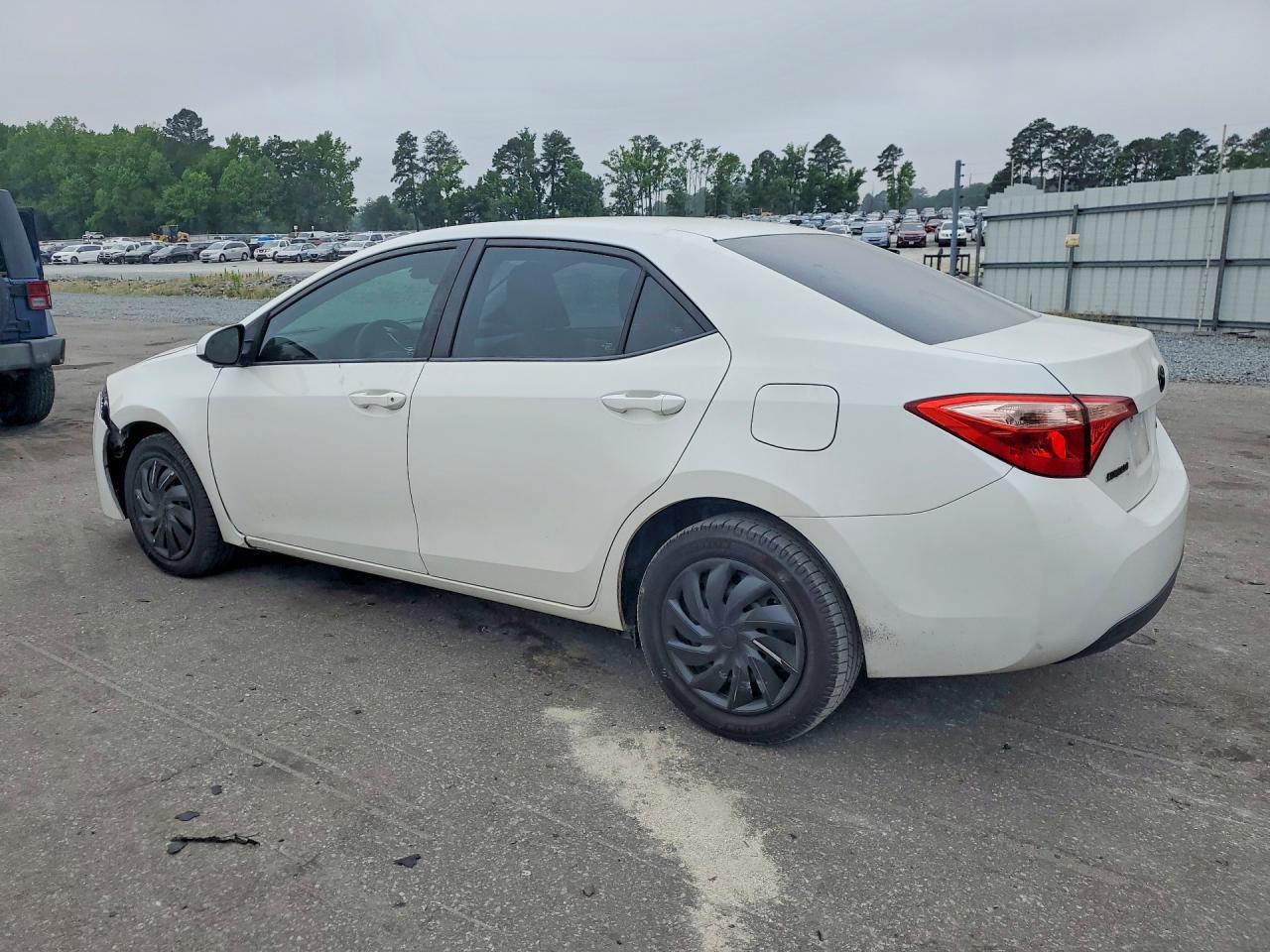 2017 Toyota Corolla Le - Image 2