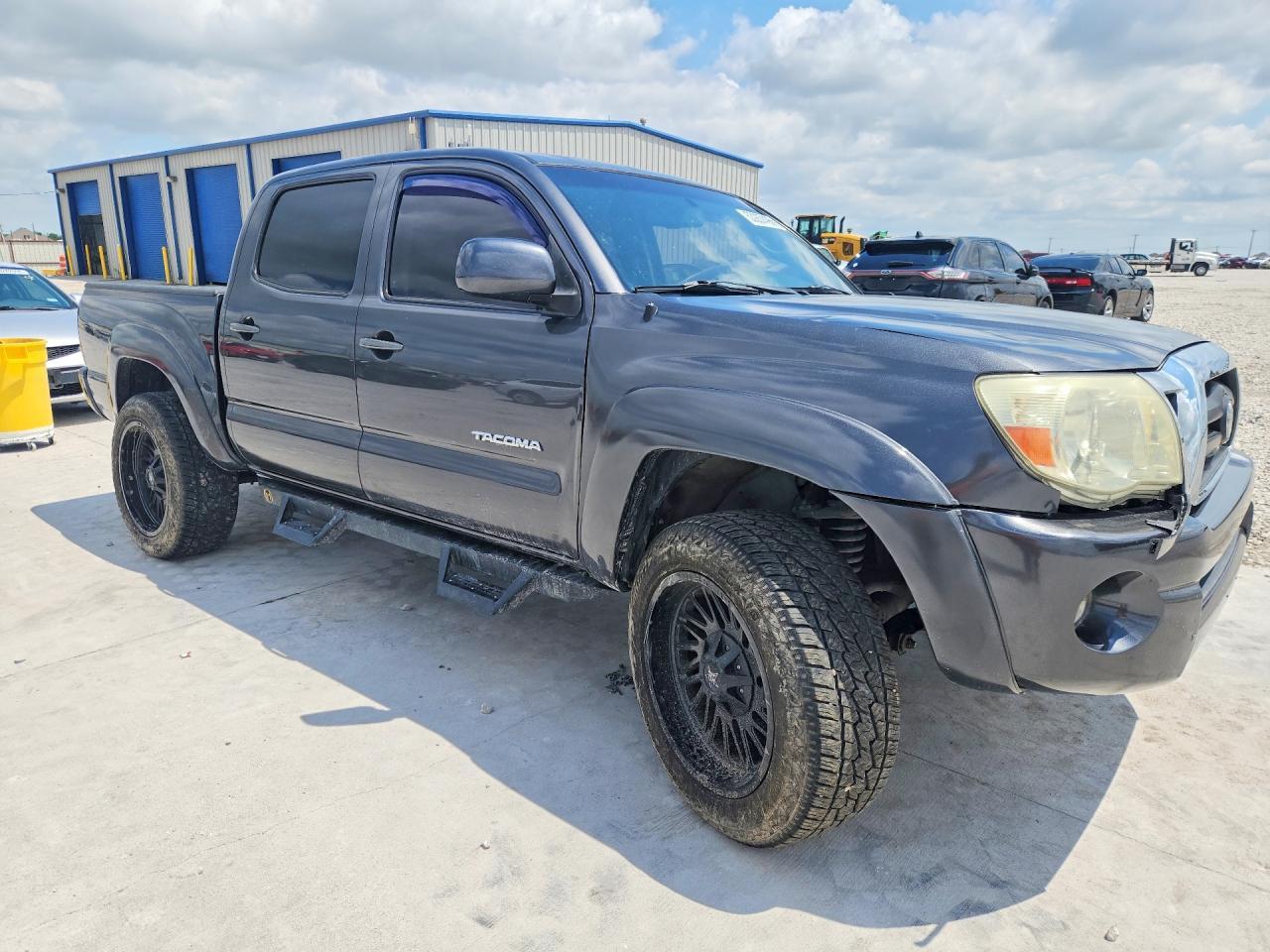 2010 Toyota Tacoma Double Cab Prerunner - Image 4