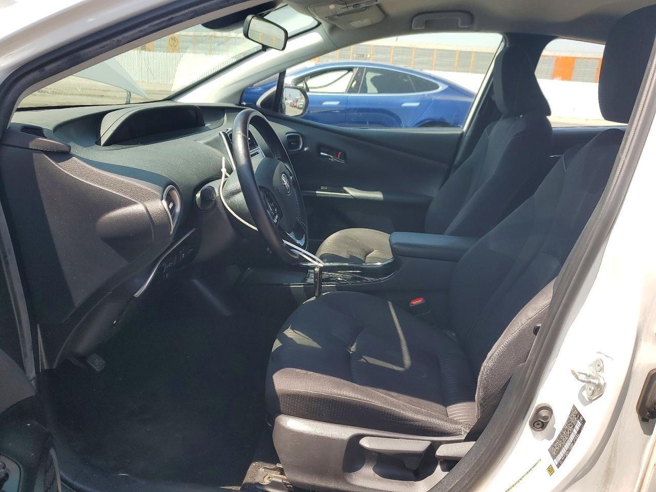 2021 Toyota Prius Prime Le - Фото 7