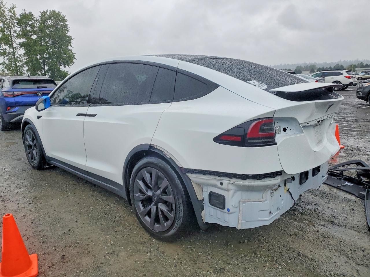 2023 Tesla Model X - Image 2