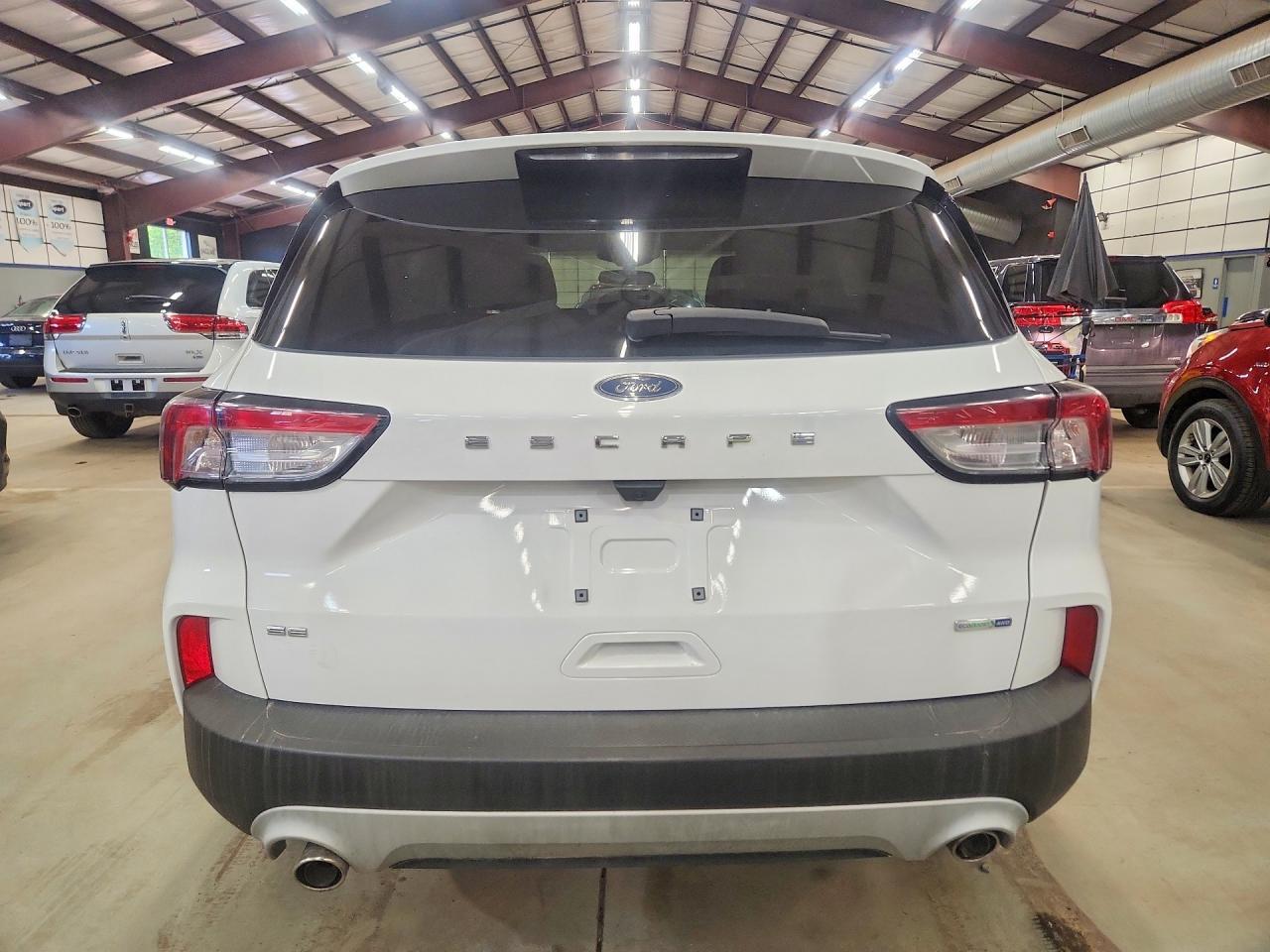 2020 Ford Escape Se - Фото 6