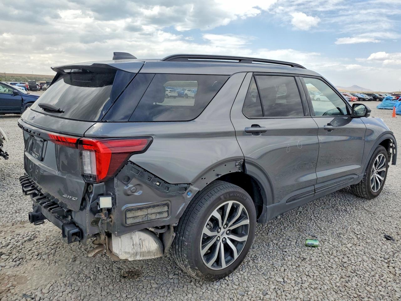 2025 Ford Explorer St-Line - Фото 3