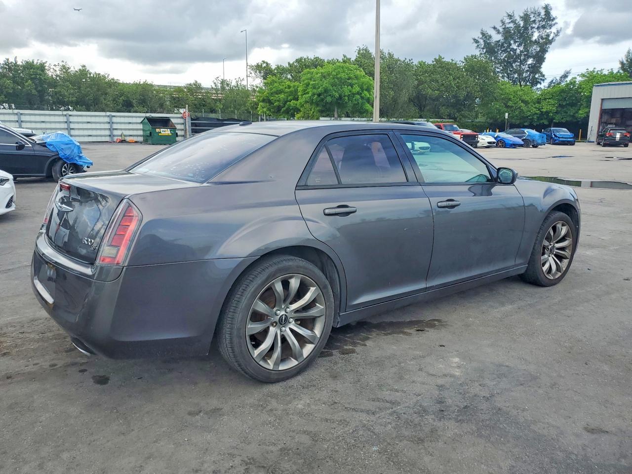 2014 Chrysler 300 S - Image 3