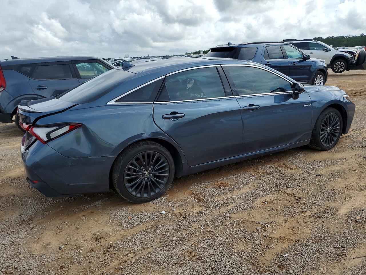 2021 Toyota Avalon Xse - Image 3