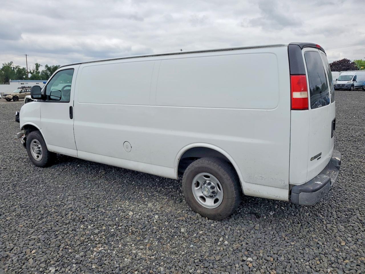 2014 Chevrolet Express G2500 - Image 2