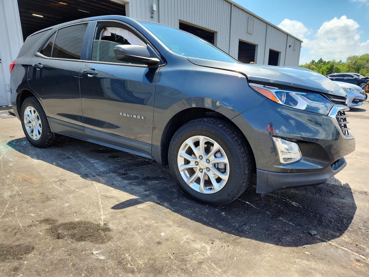 2020 Chevrolet Equinox Ls - Image 4