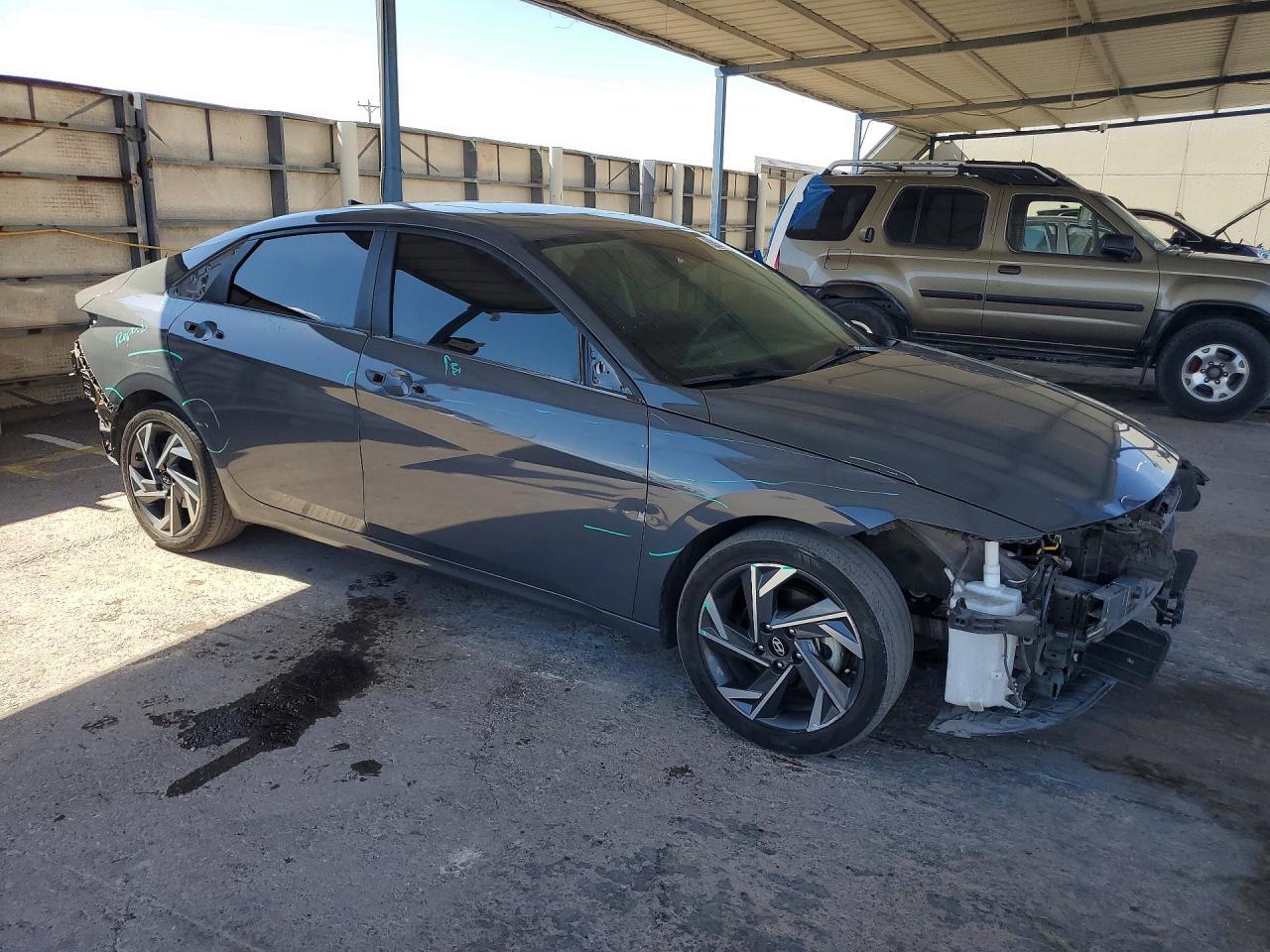2024 Hyundai Elantra Sel - Image 4