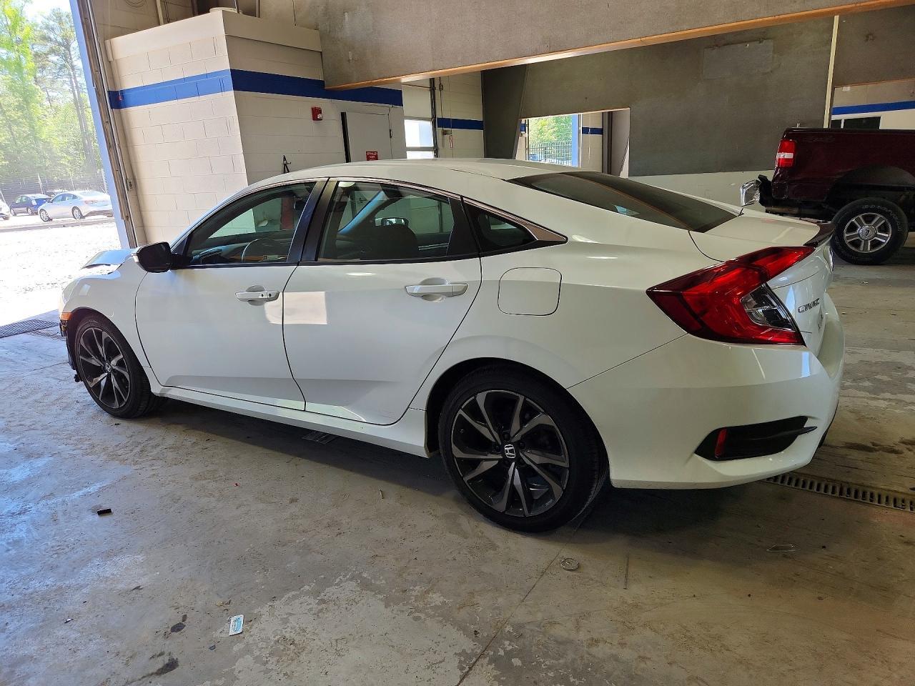 2021 Honda Civic Sport - Фото 2