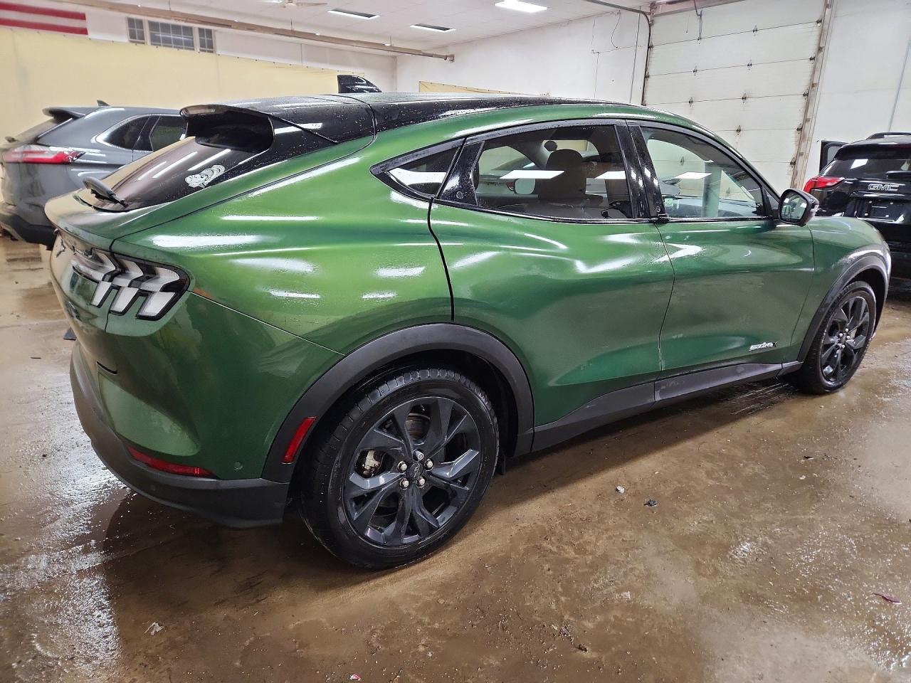 2024 Ford Mustang Mach-E Select - Фото 3