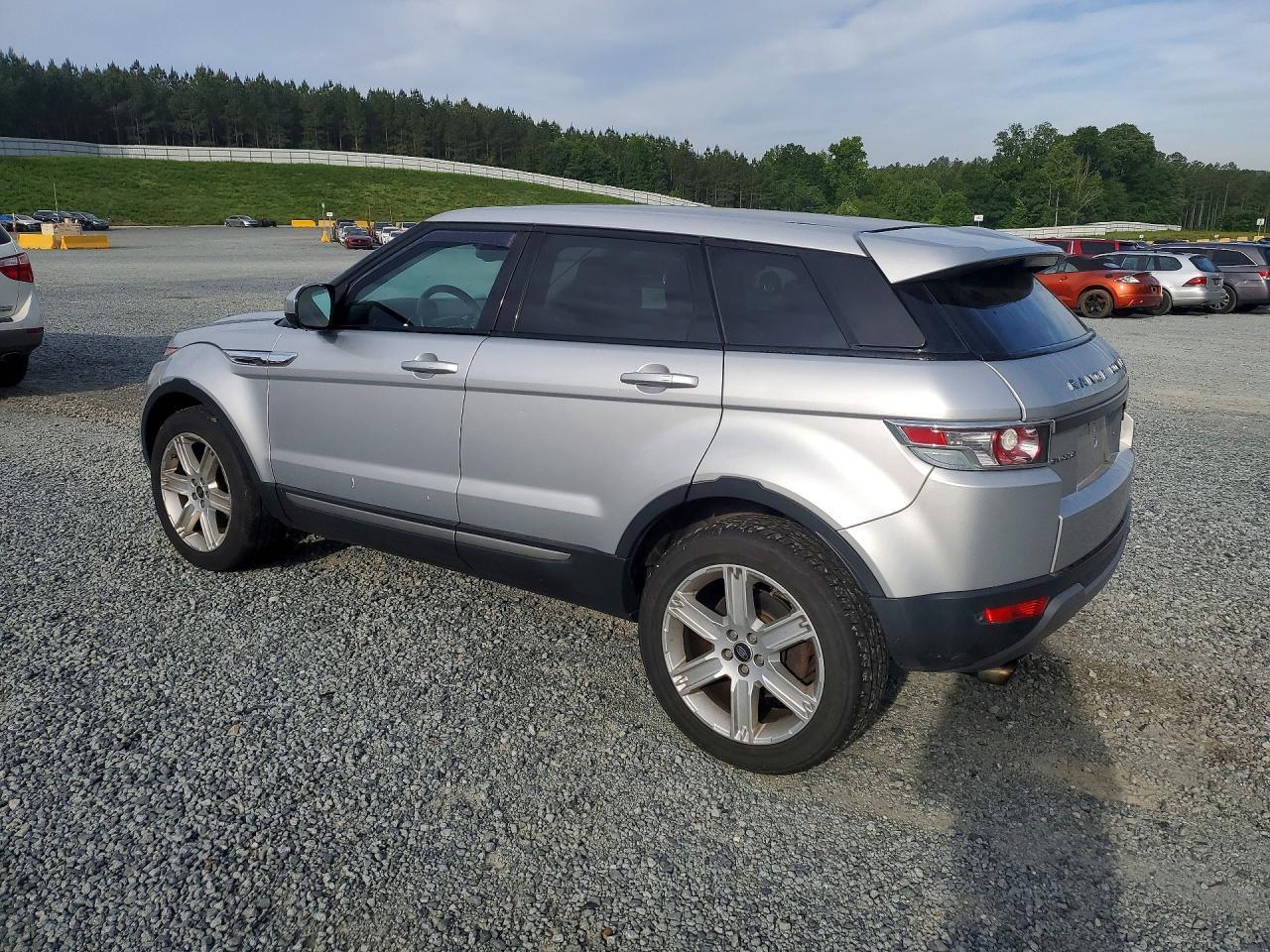 2013 Land Rover Range Rover Evoque Pure Premium - Image 2