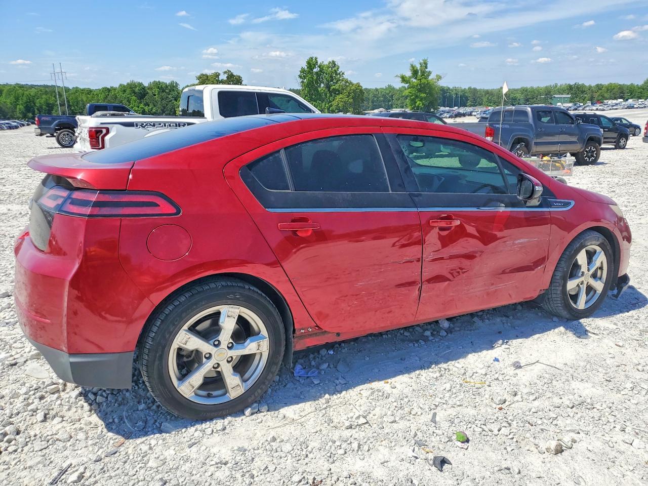 2011 Chevrolet Volt - Image 3