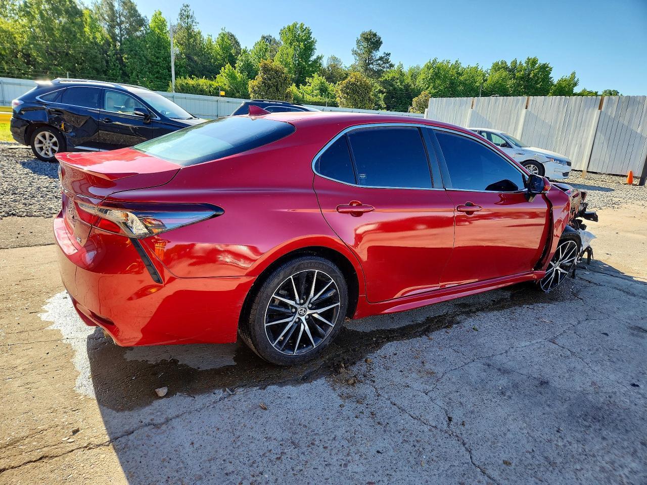 2023 Toyota Camry Se - Image 3