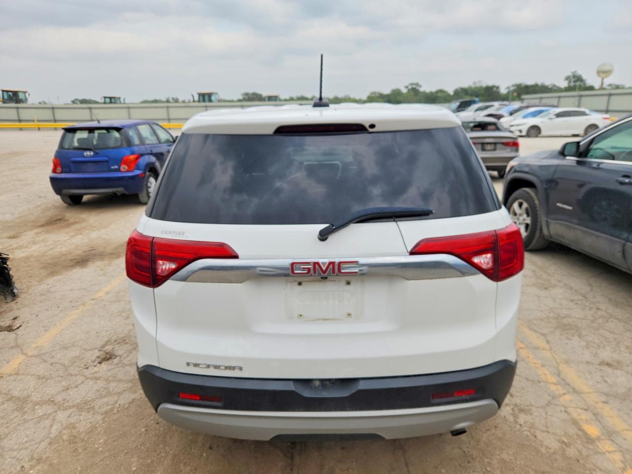 2018 GMC Acadia Sle - Image 6