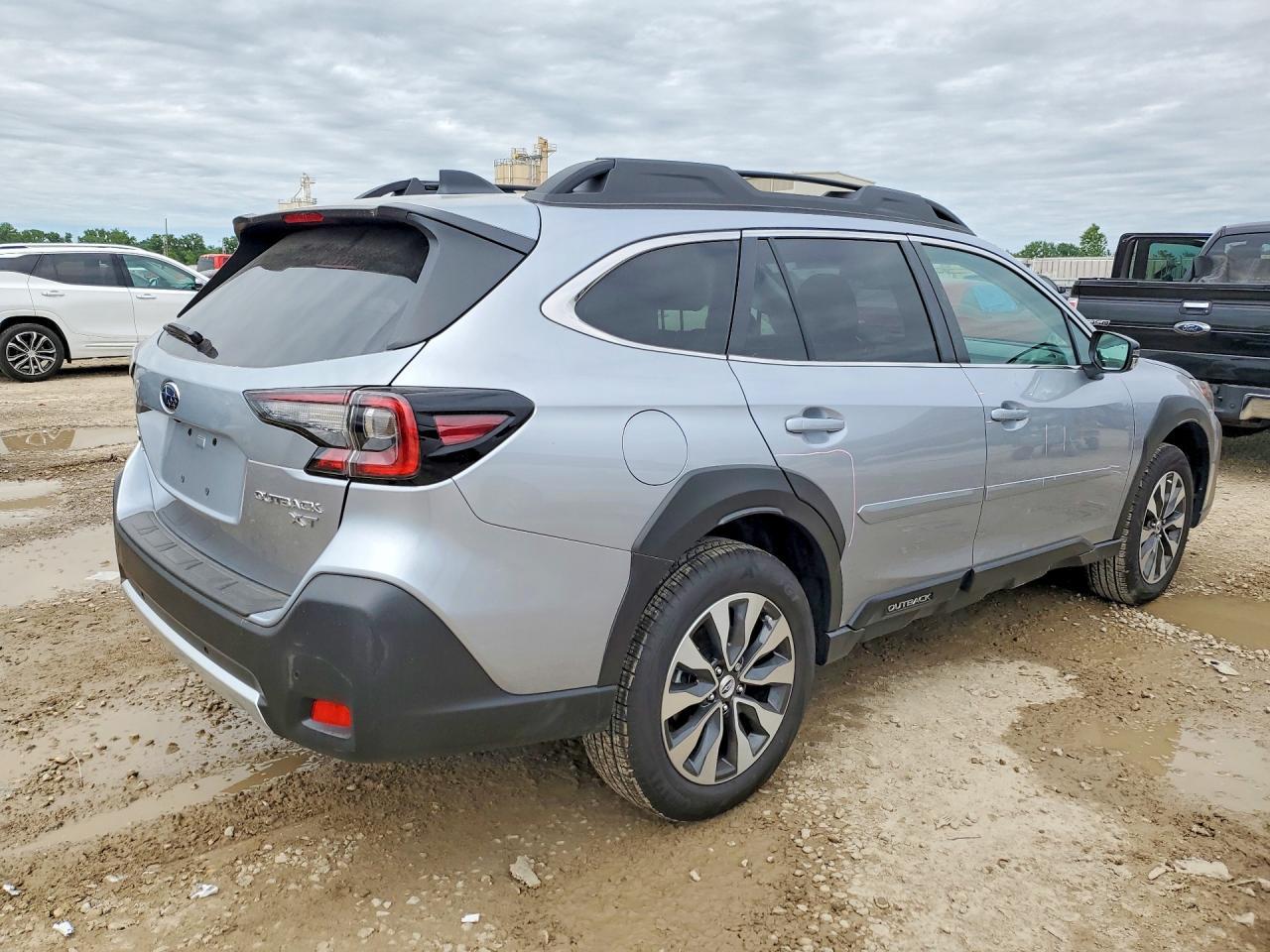 2025 Subaru Outback Limited Xt - Фото 3