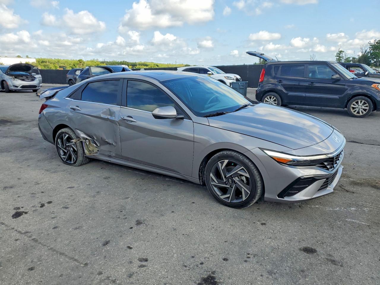 2025 Hyundai Elantra Sel - Фото 4