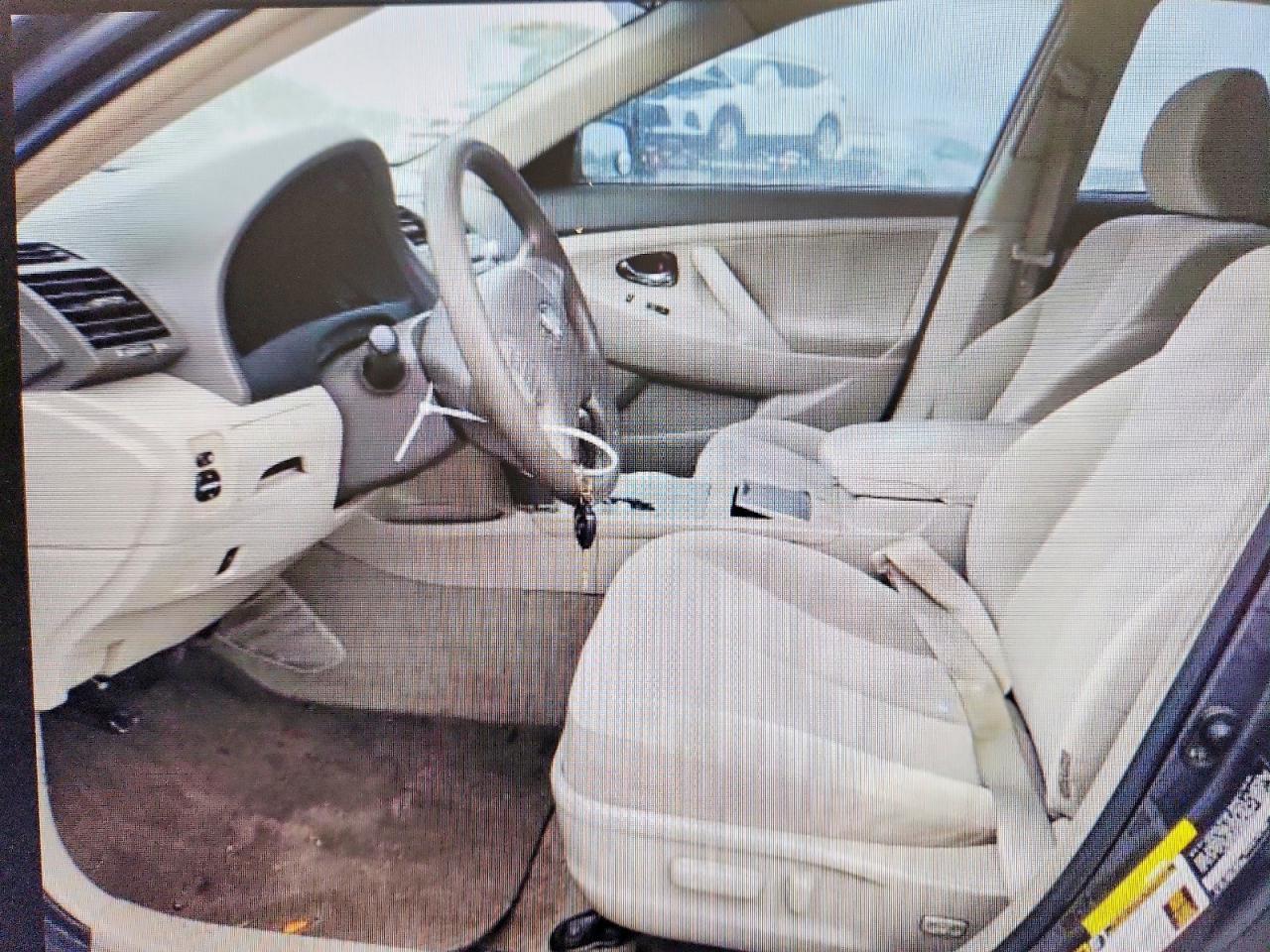 2011 Toyota Camry Le - Image 7