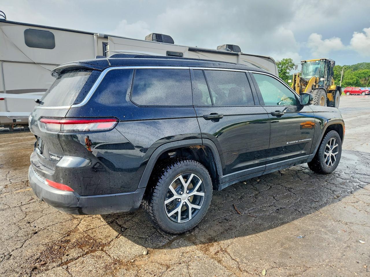 2024 Jeep Grand Cherokee L Limited - Image 3
