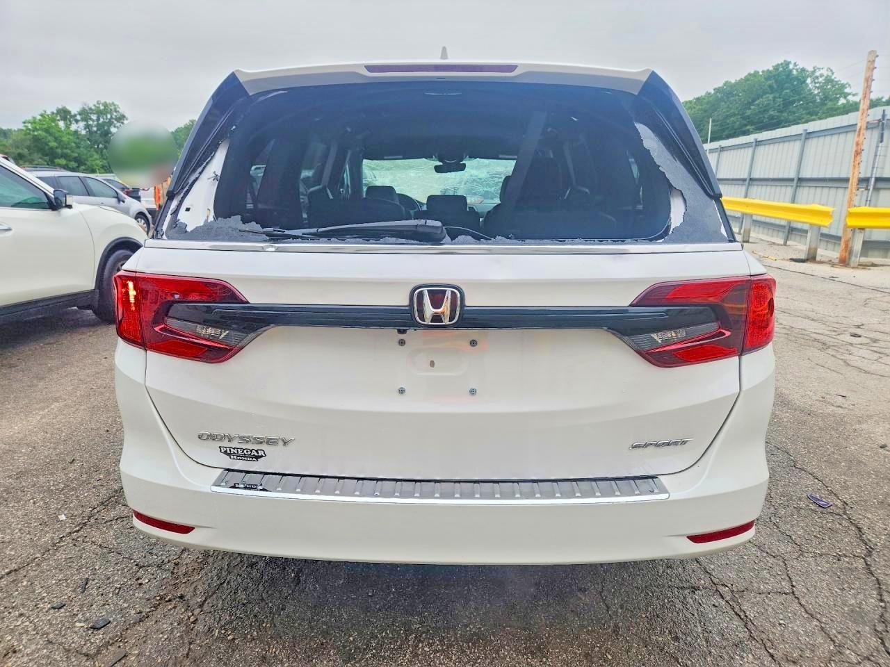 2024 Honda Odyssey Sport - Image 6