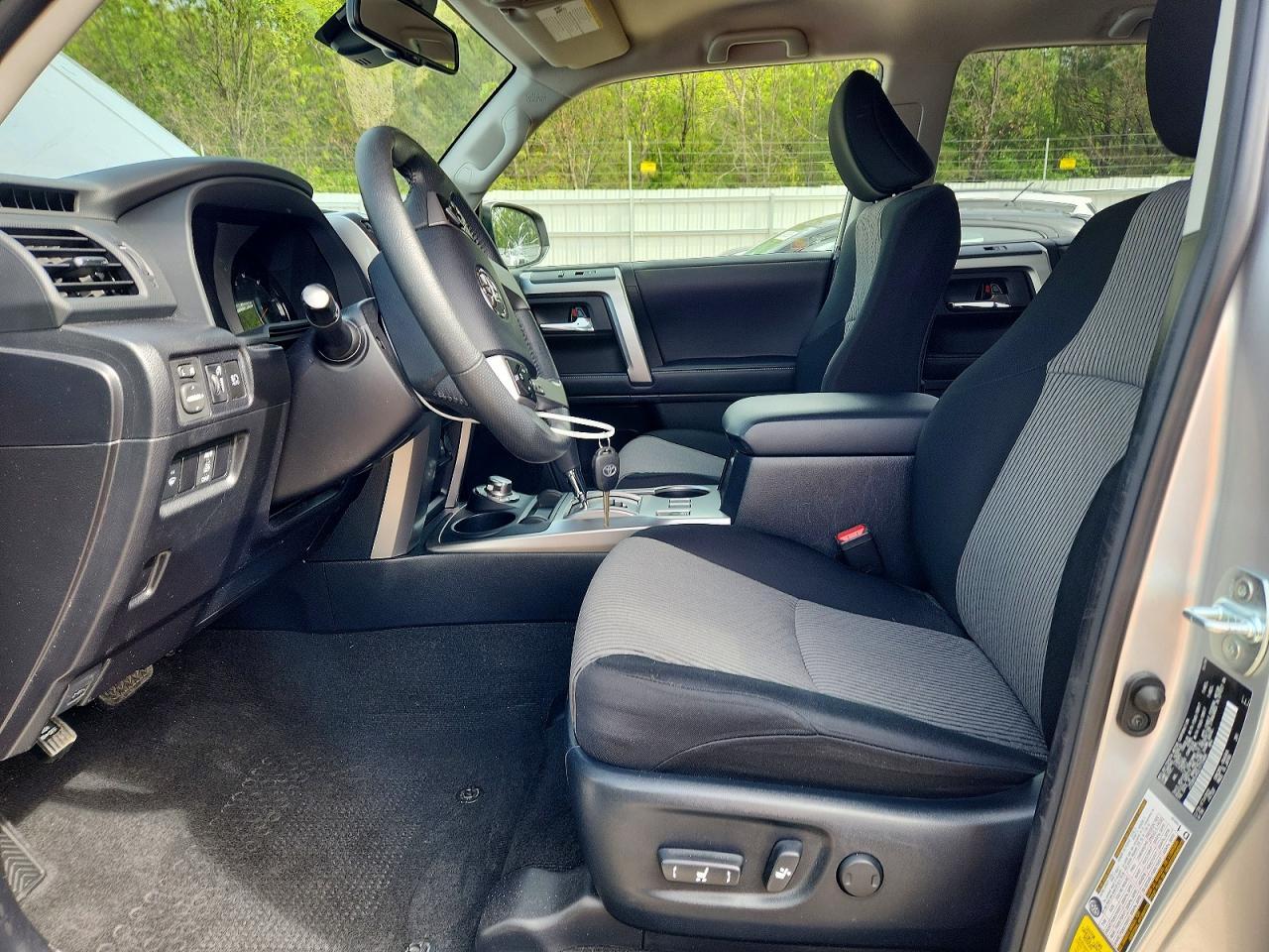 2020 Toyota 4Runner Sr5 - Image 7