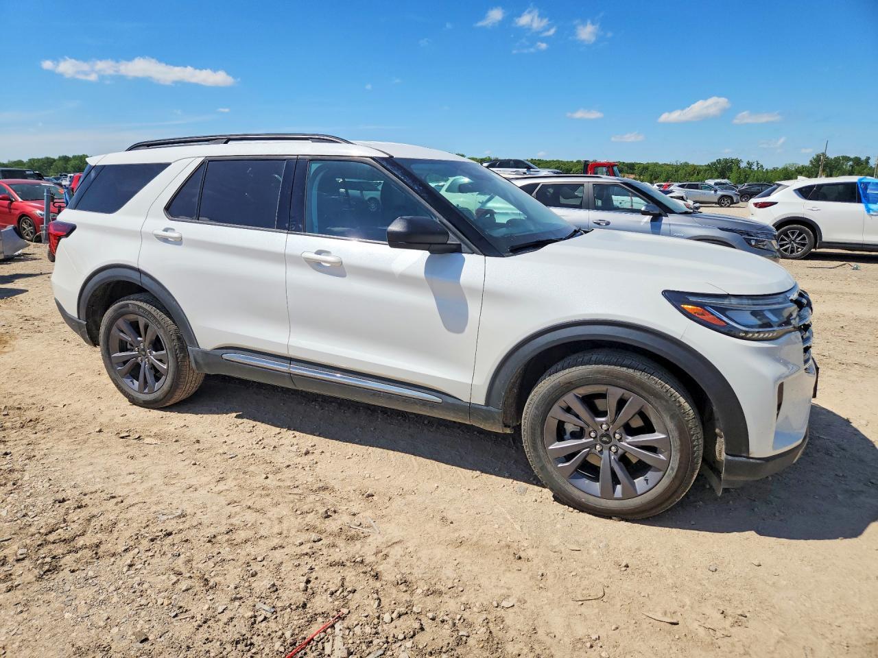 2025 Ford Explorer Active - Фото 4