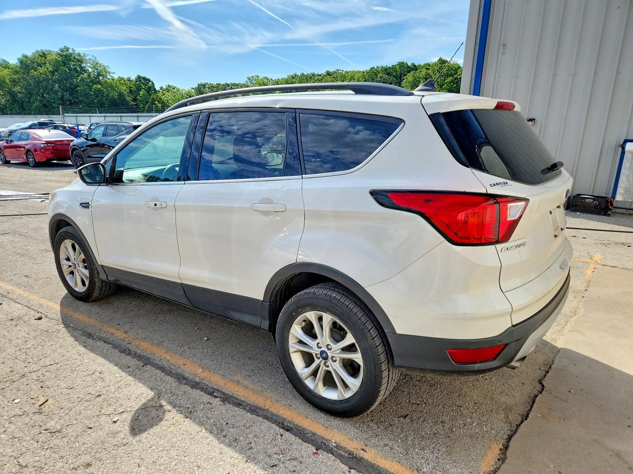 2019 Ford Escape Sel - Image 2