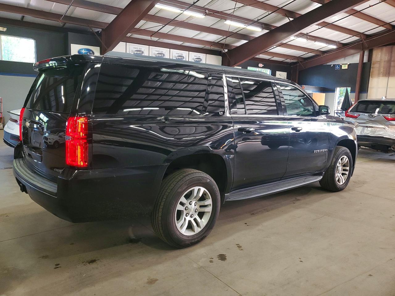 2019 Chevrolet Suburban K1500 Lt - Image 3
