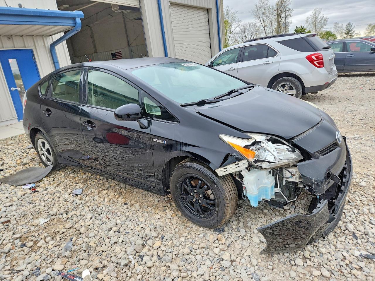 2015 Toyota Prius Three - Image 4