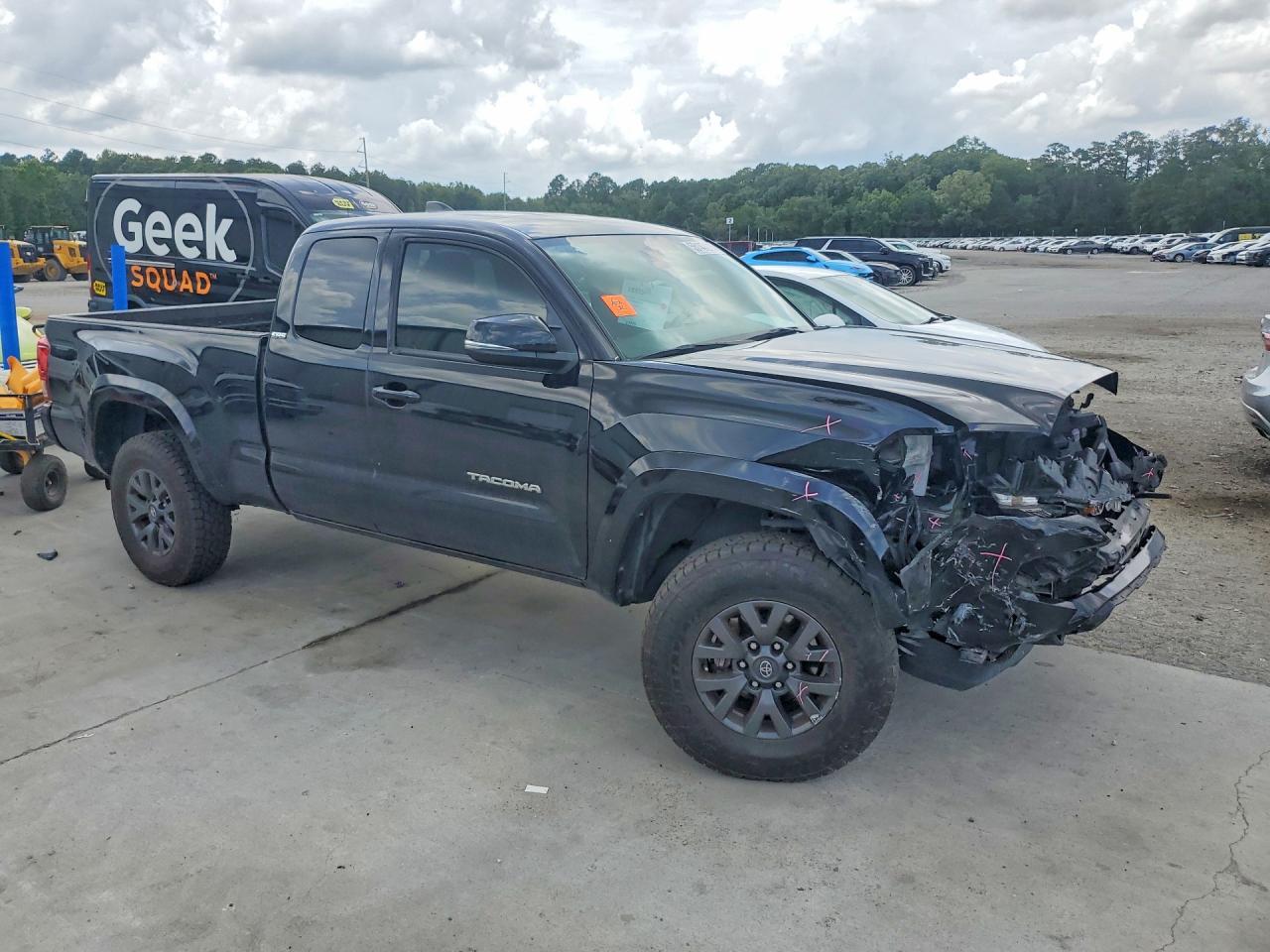 2023 Toyota Tacoma Sr5 V6 - Image 4