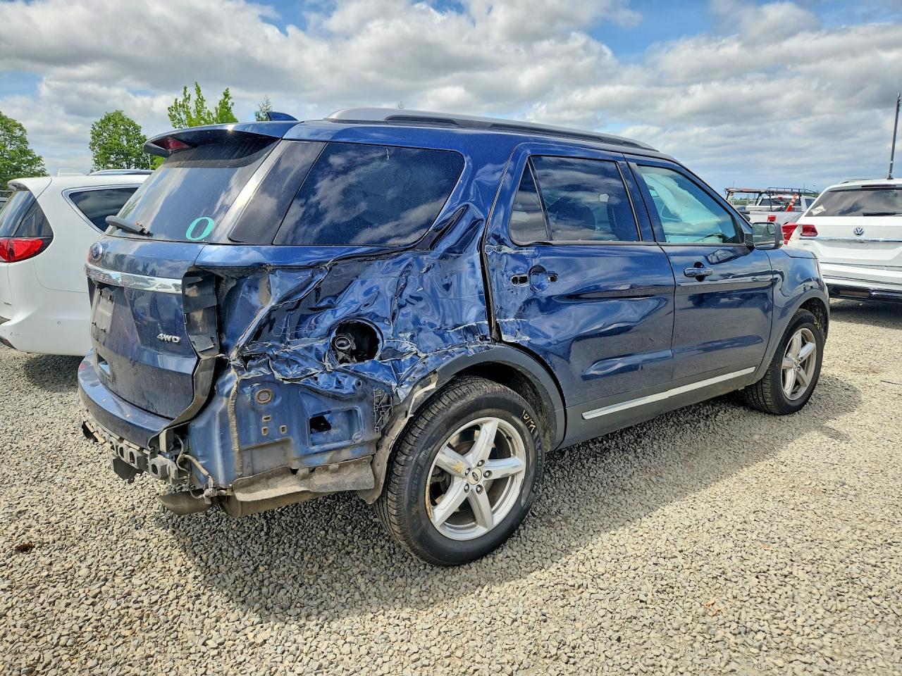2016 Ford Explorer Xlt - Фото 3
