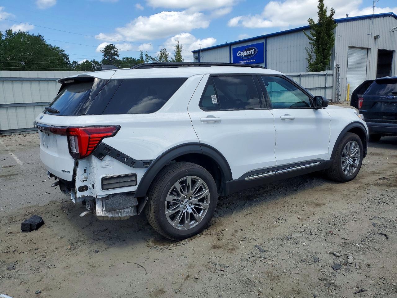2025 Ford Explorer Active - Фото 3