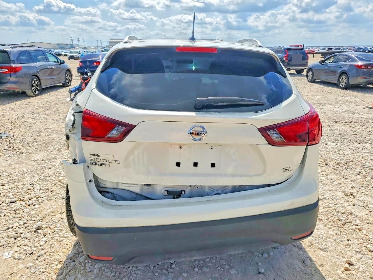 2017 Nissan Rogue Sport Sl - Image 6