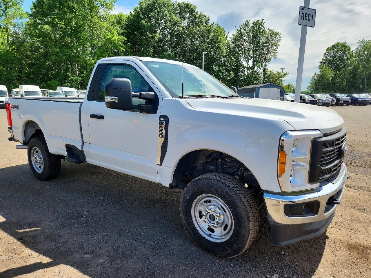 2023 Ford F250 Super Duty - Фото 4