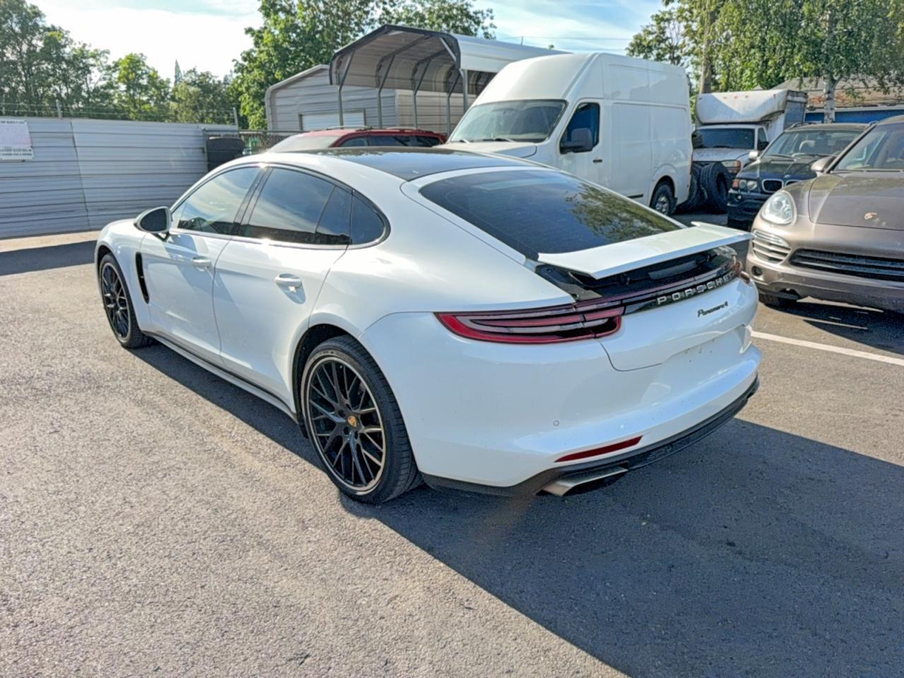 2017 Porsche Panamera 4 - Фото 3