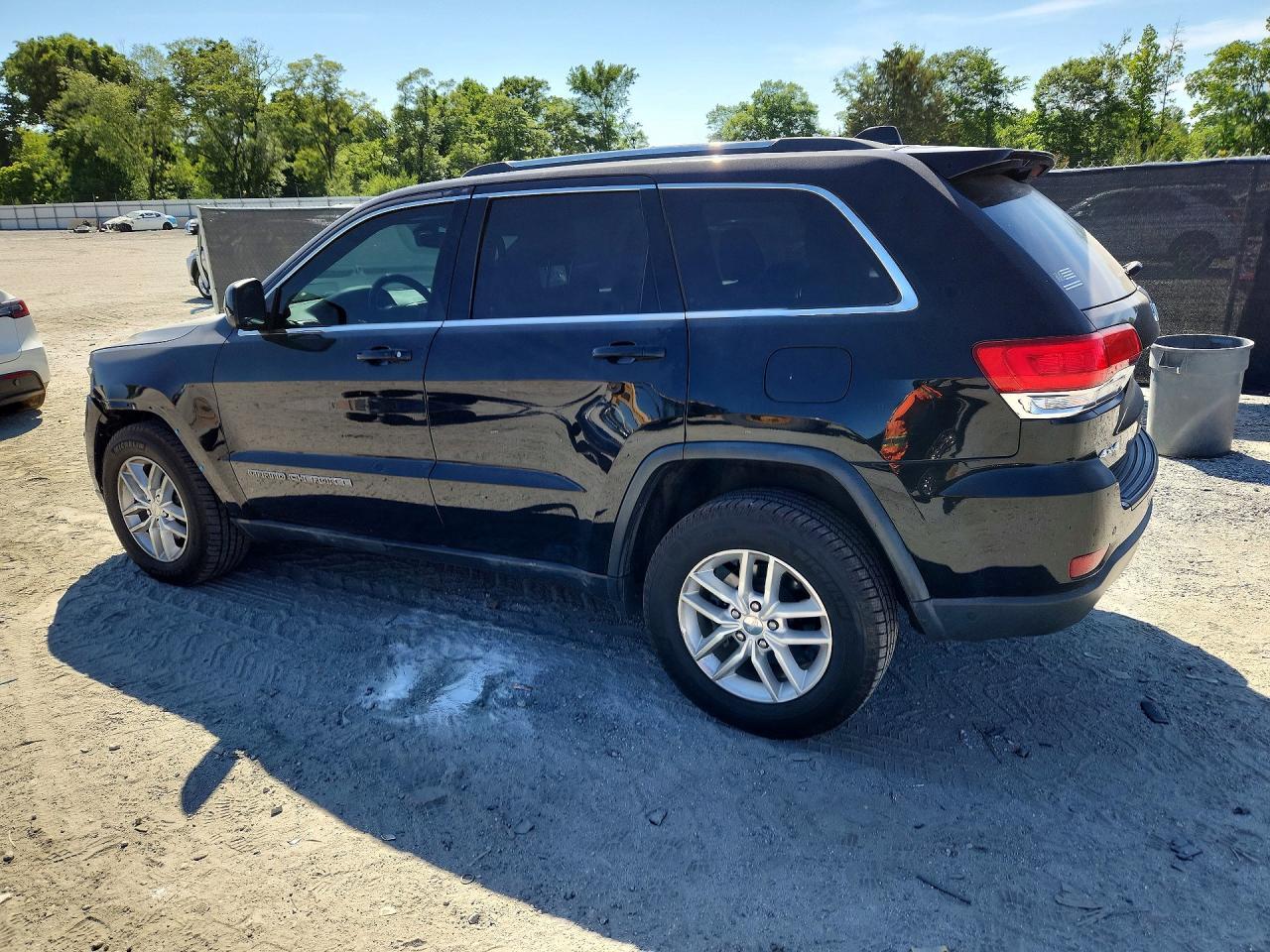 2017 Jeep Grand Cherokee Laredo - Image 2