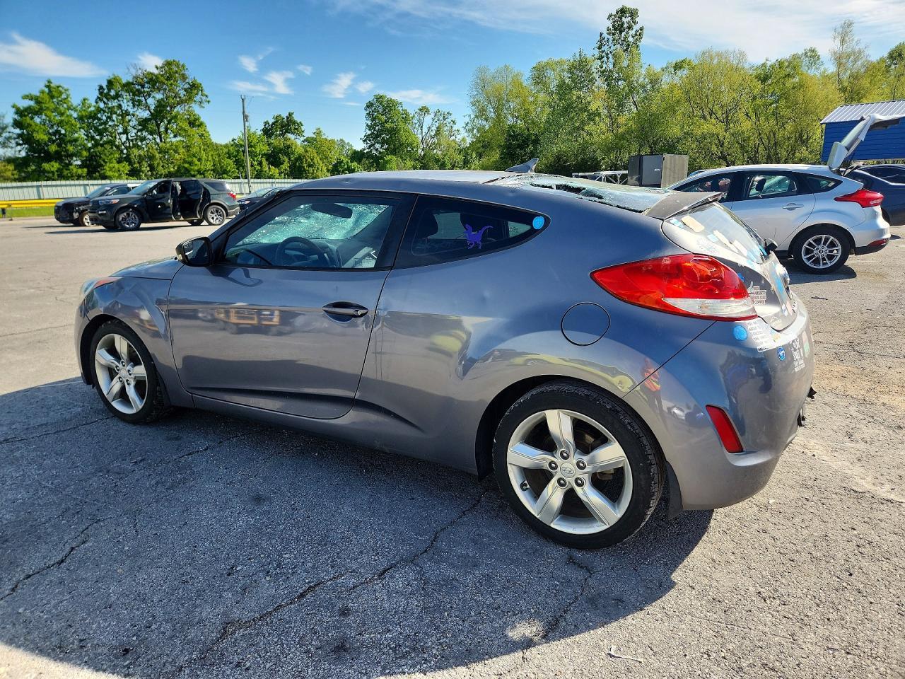 2015 Hyundai Veloster Base - Фото 2