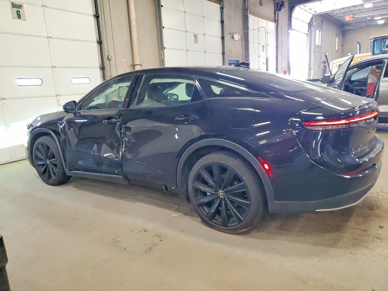 2025 Toyota Crown Nightshade - Фото 2