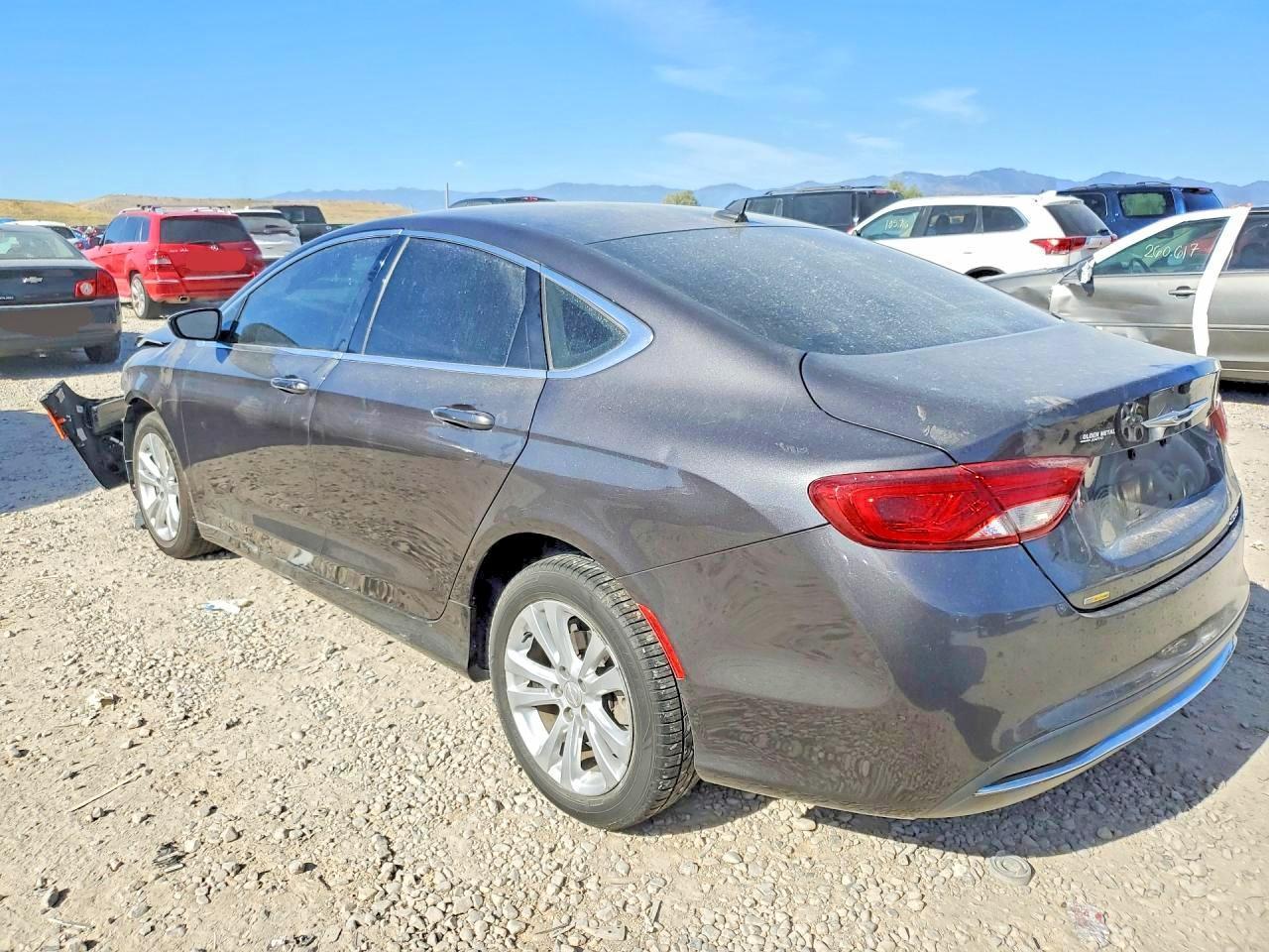 2015 Chrysler 200 Limited - Фото 2