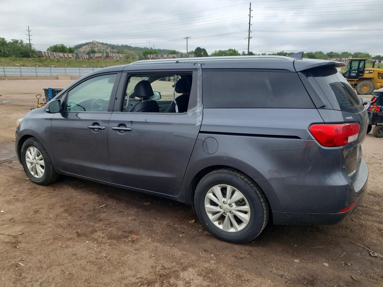 2017 Kia Sedona Lx - Image 2