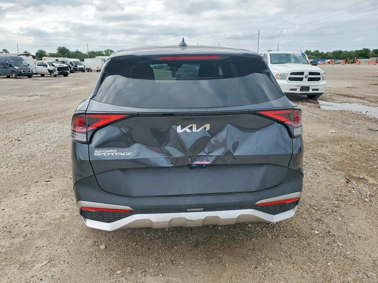 2025 Kia Sportage Ex - Image 6