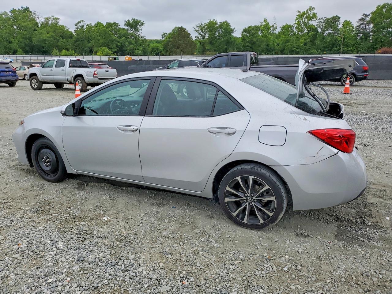 2018 Toyota Corolla Se - Фото 2