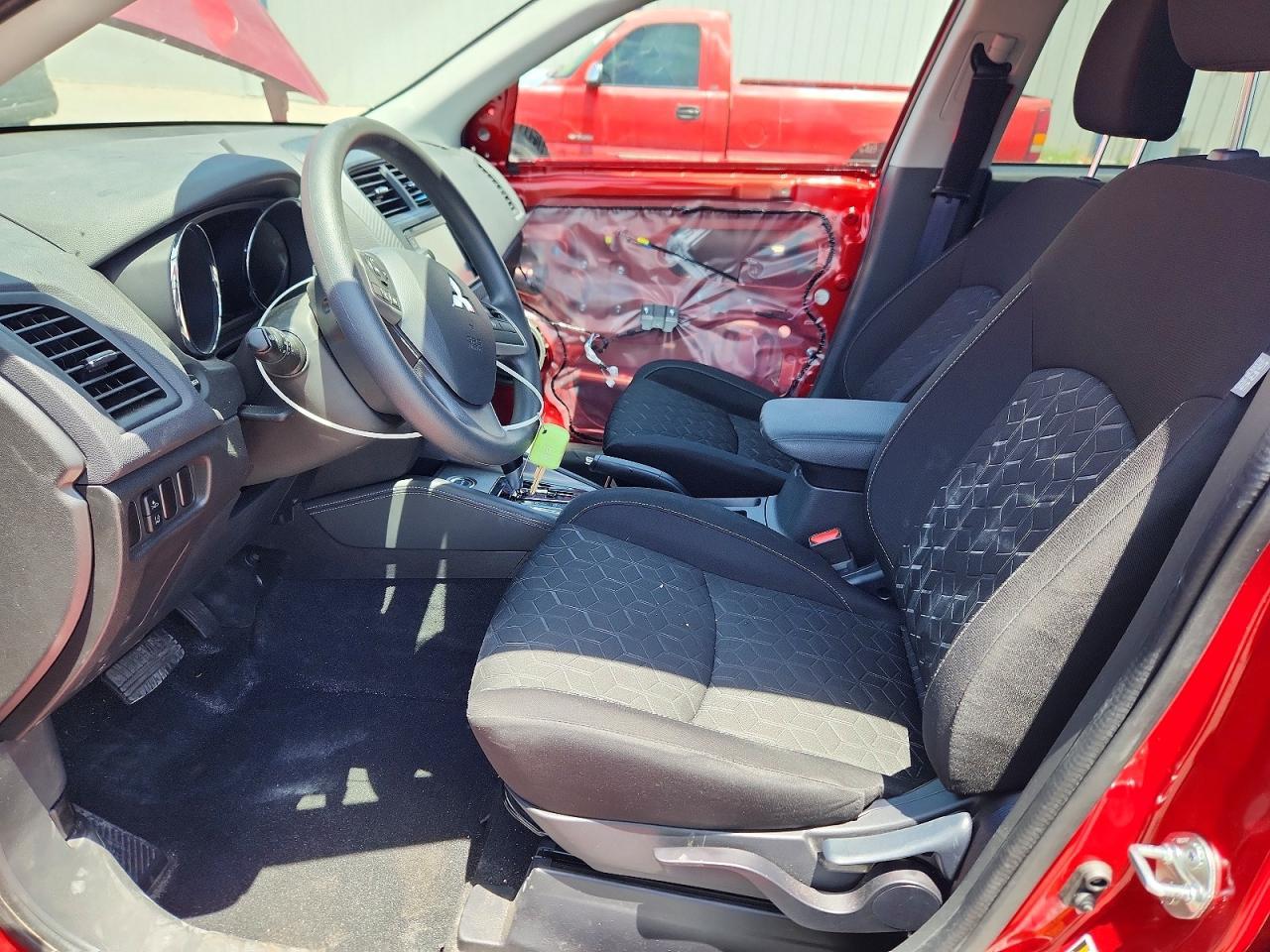 2025 Mitsubishi Outlander Sport S - Image 7