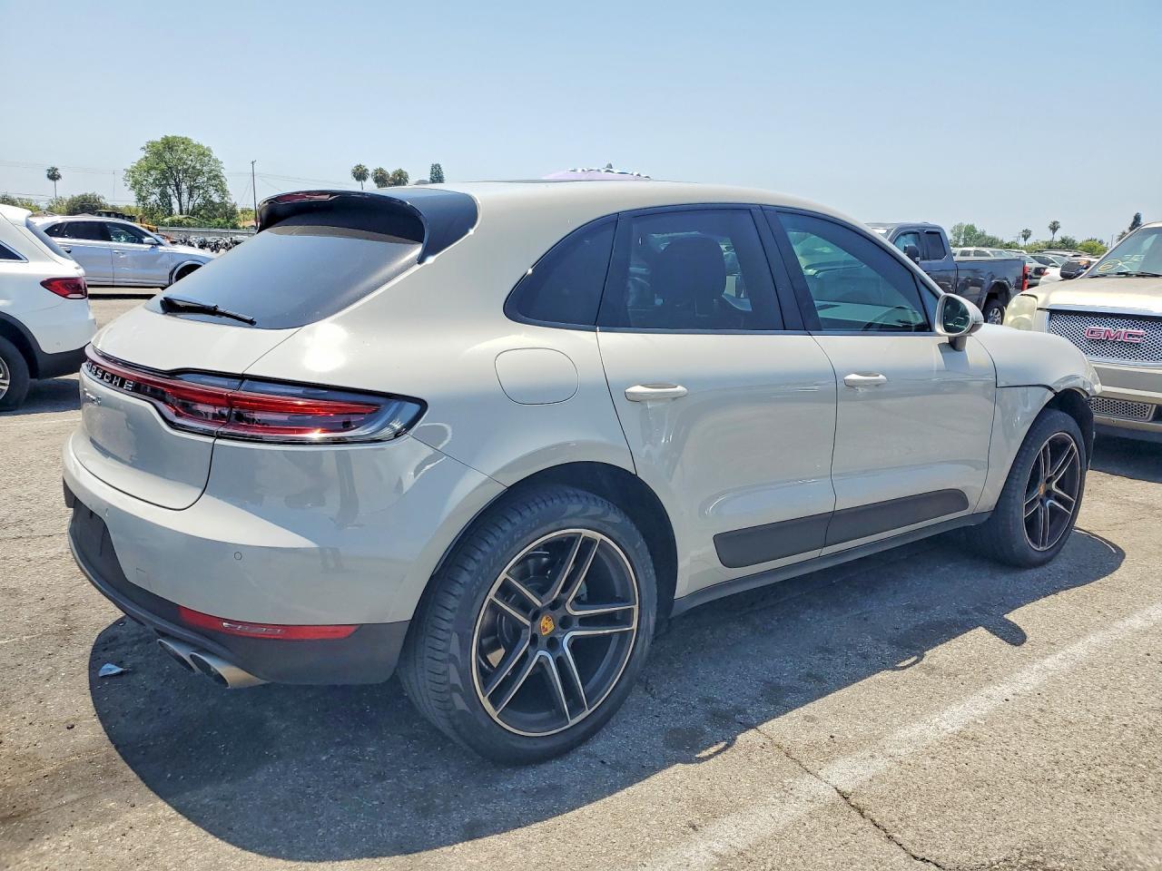 2020 Porsche Macan S - Image 3