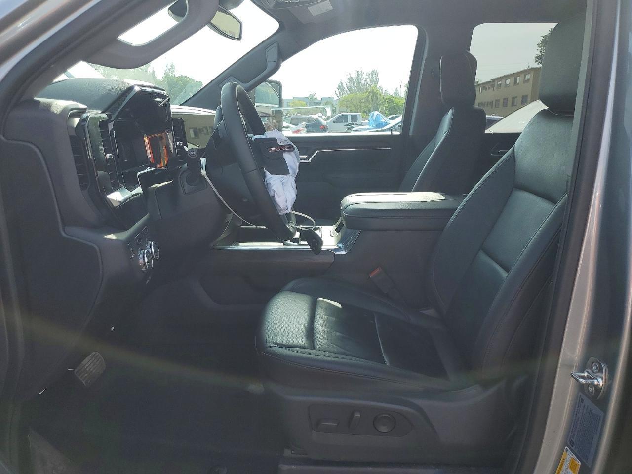 2026 GMC Sierra K3500 Slt - Image 7