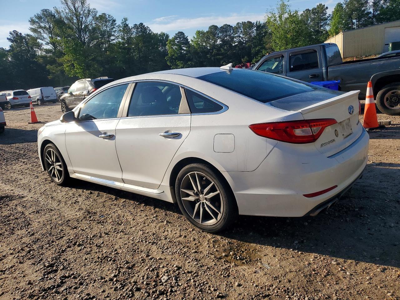 2015 Hyundai Sonata Sport 2.0T - Фото 2