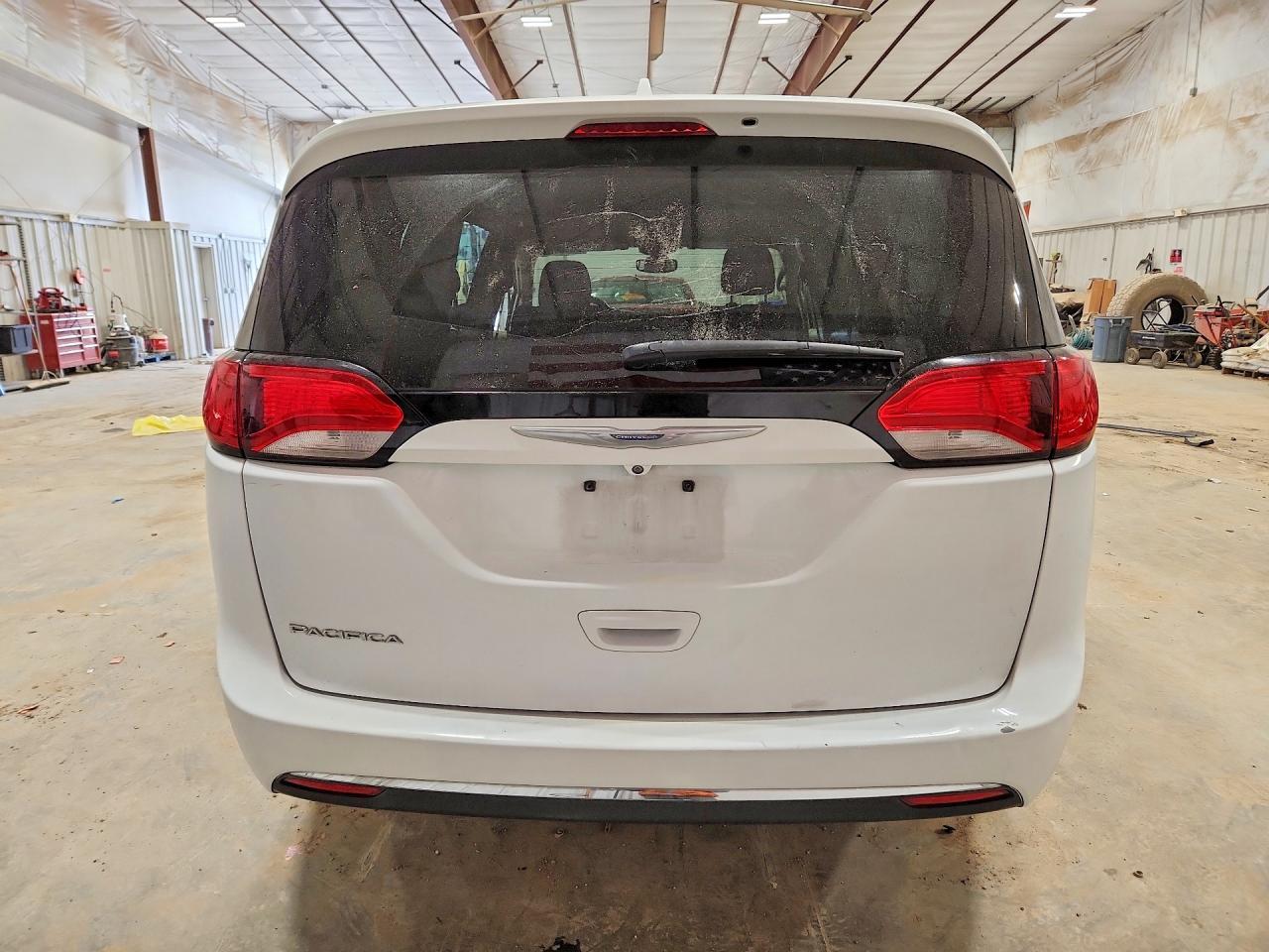 2017 Chrysler Pacifica Touring L - Фото 6