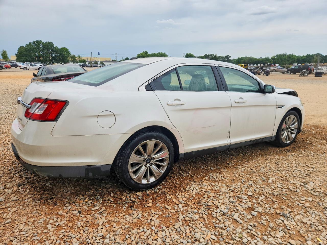 2011 Ford Taurus Limited - Фото 3