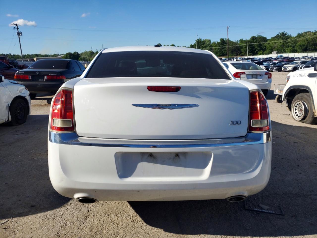 2013 Chrysler 300 - Image 6