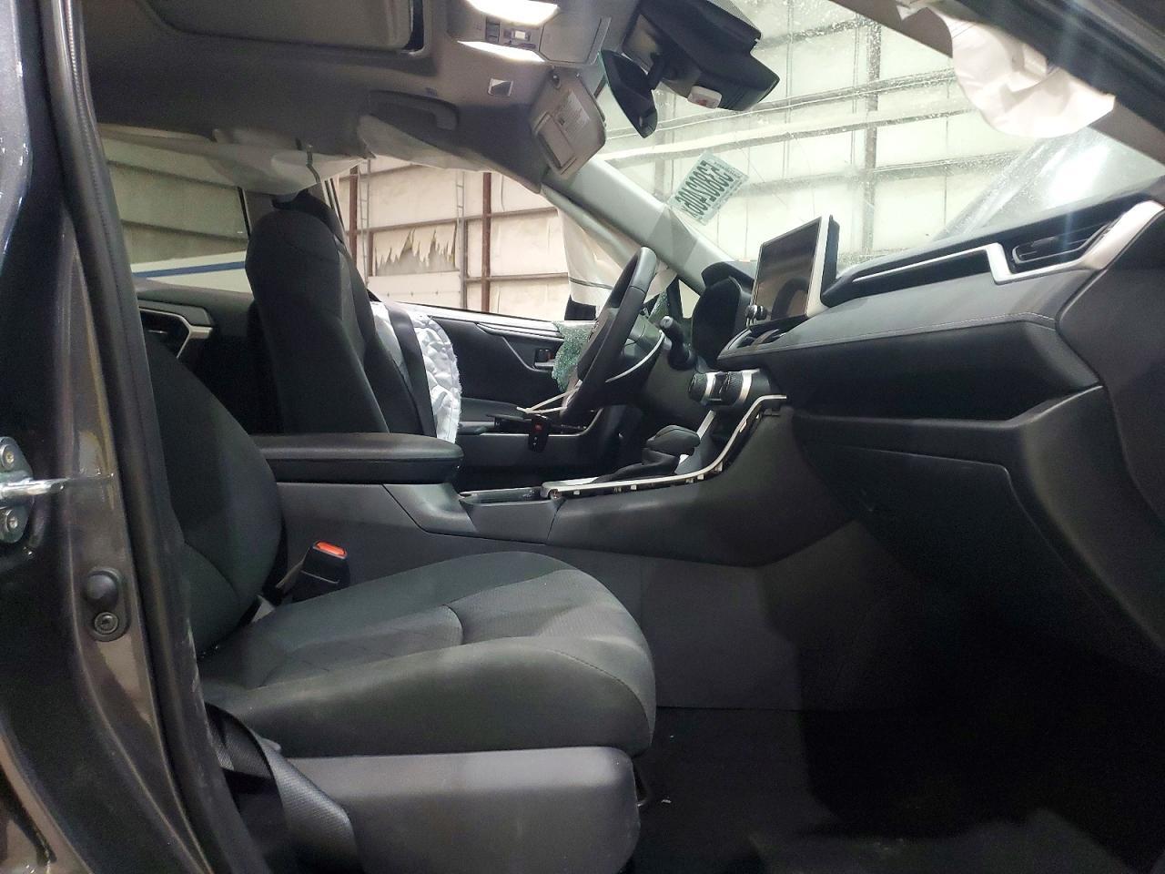 2025 Toyota Rav4 Xle - Image 7