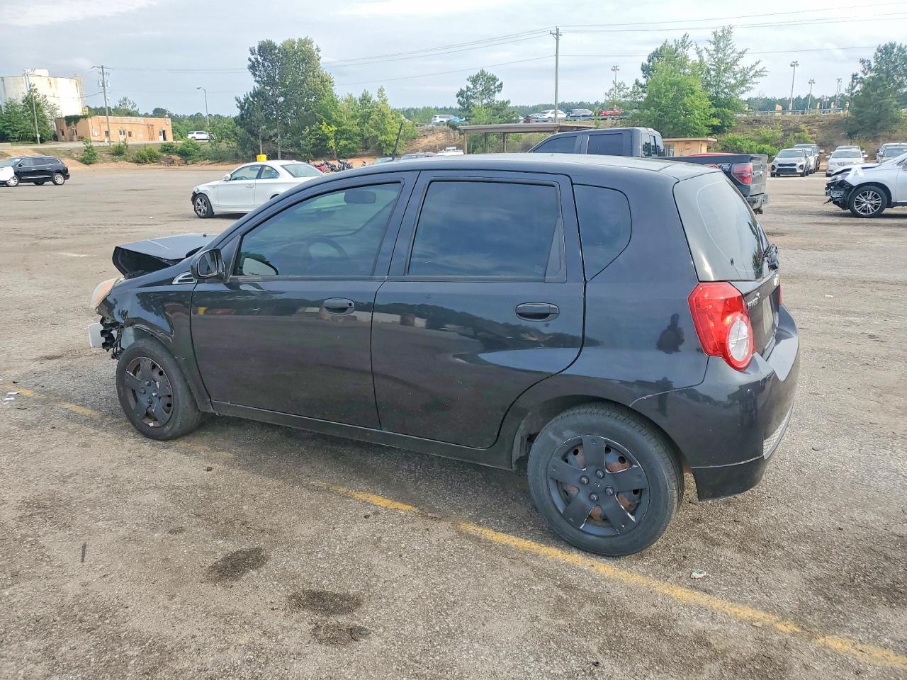 2011 Chevrolet Aveo - Фото 2