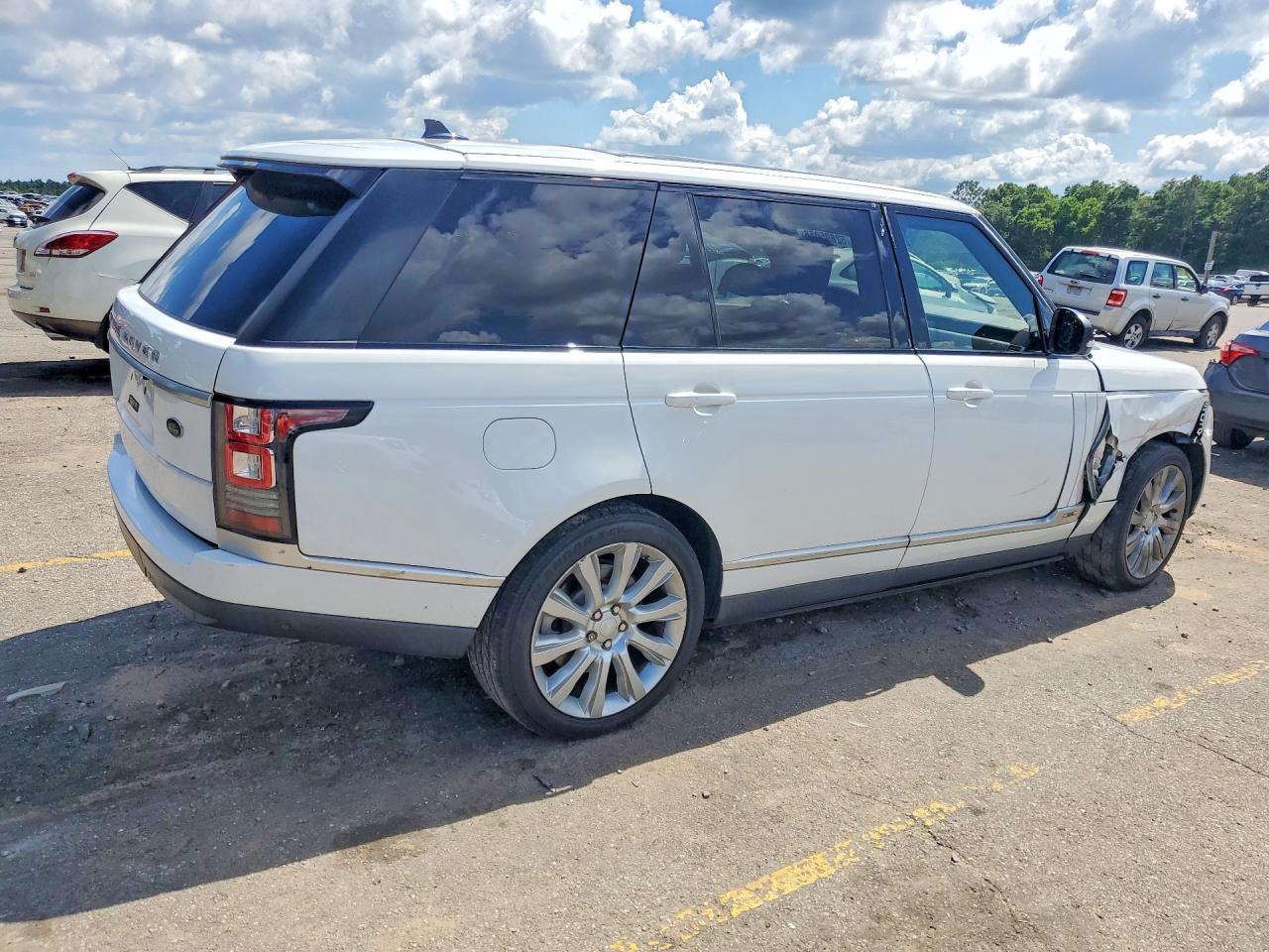 2016 Land Rover Range Rover Supercharged - Image 3